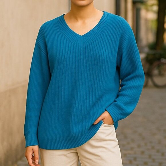 525 America Womens Dark Teal V-Neck Sweater Size M NWT - Picture 1 of 14